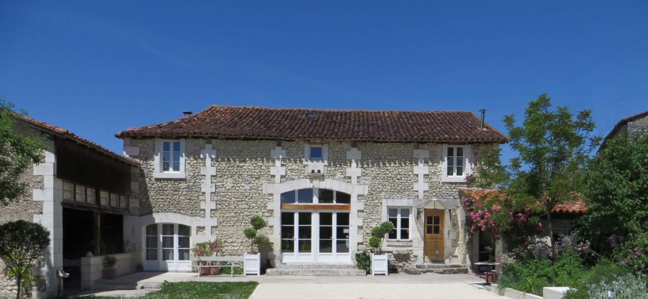 La Grange De Lucie -Chambres D'Hotes En Perigord-Dordogne Nanteuil-Auriac-de-Bourzac Exterior photo